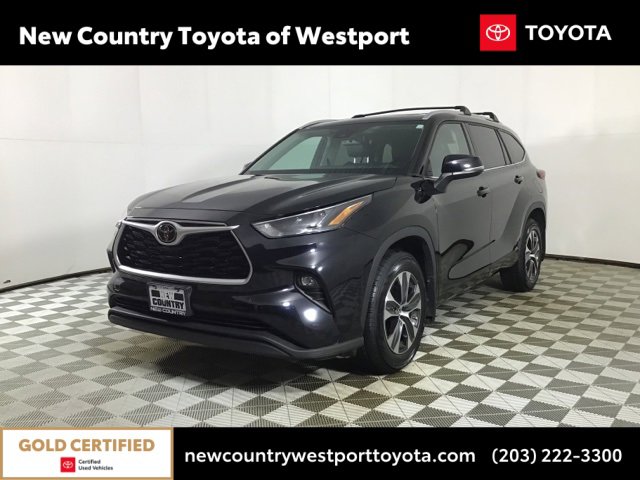 Certified 2022 Toyota Highlander XLE image 3