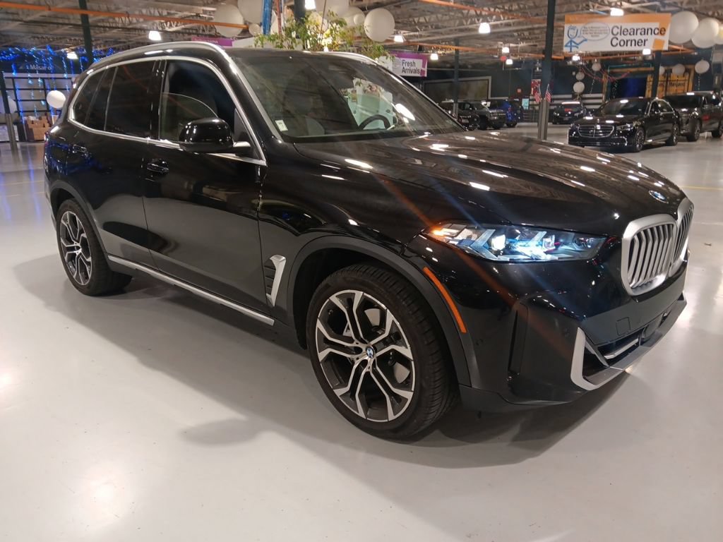 Used 2026 BMW X5 xDrive40i w/ Climate Comfort Package AWD/4WD image 4