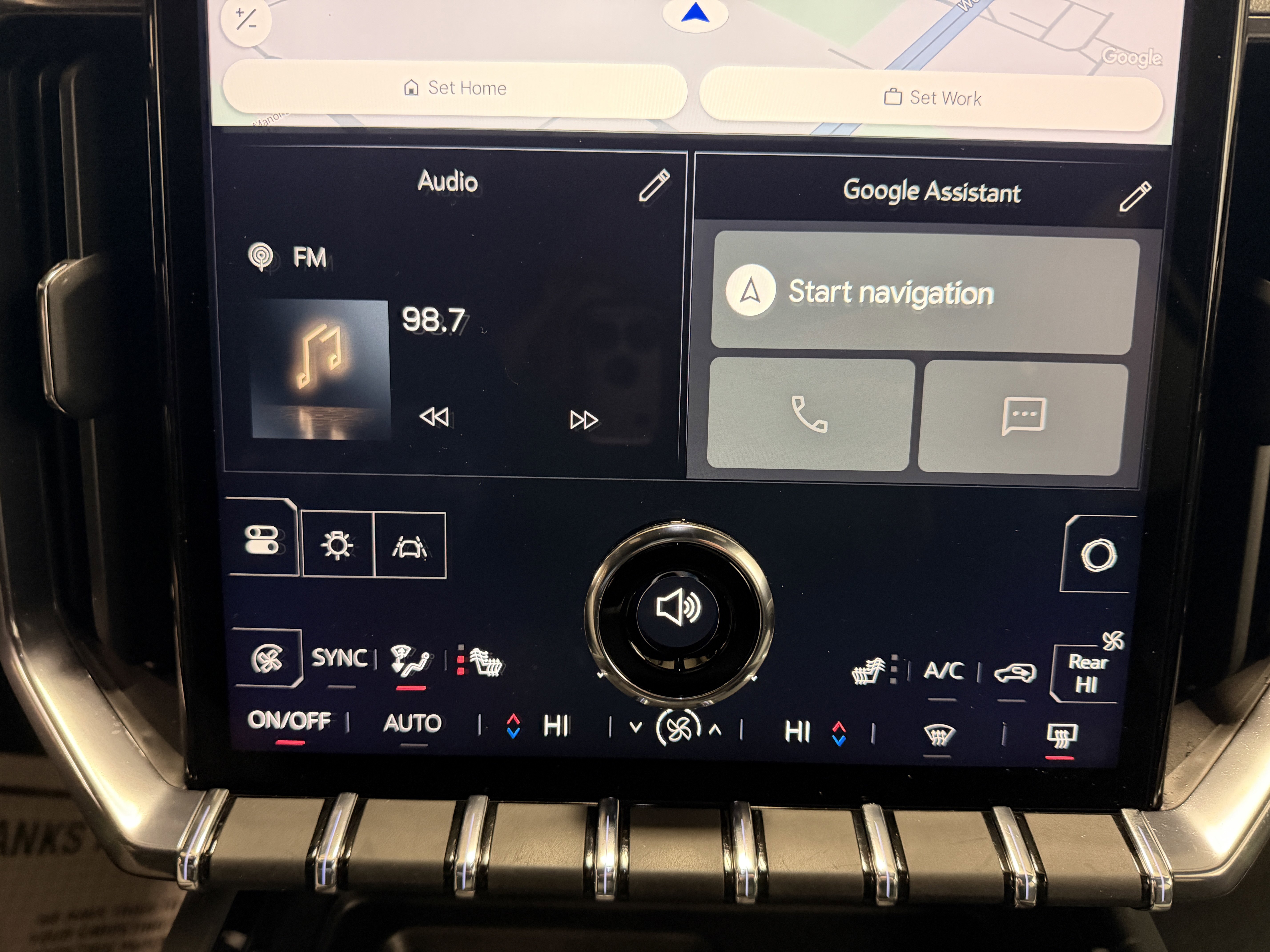 Used 2025 GMC Acadia AT4 w/ Luxury Package image 11