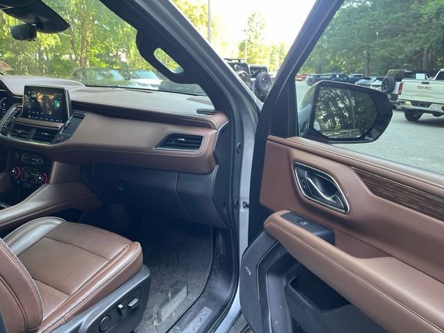 Used 2024 Chevrolet Suburban High Country AWD/4WD image 10