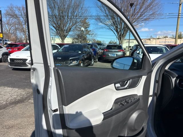 Certified 2023 Hyundai Kona SEL w/ Convenience Package image 34