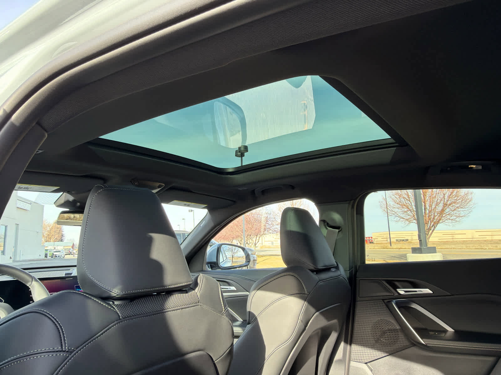 New 2026 BMW X2 xDrive28i w/ M Sport Package image 17