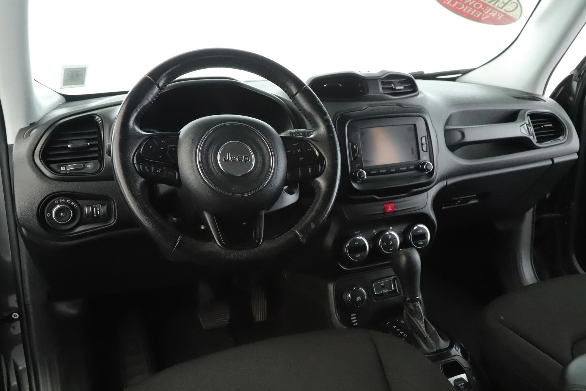 Used 2017 Jeep Renegade Altitude image 2