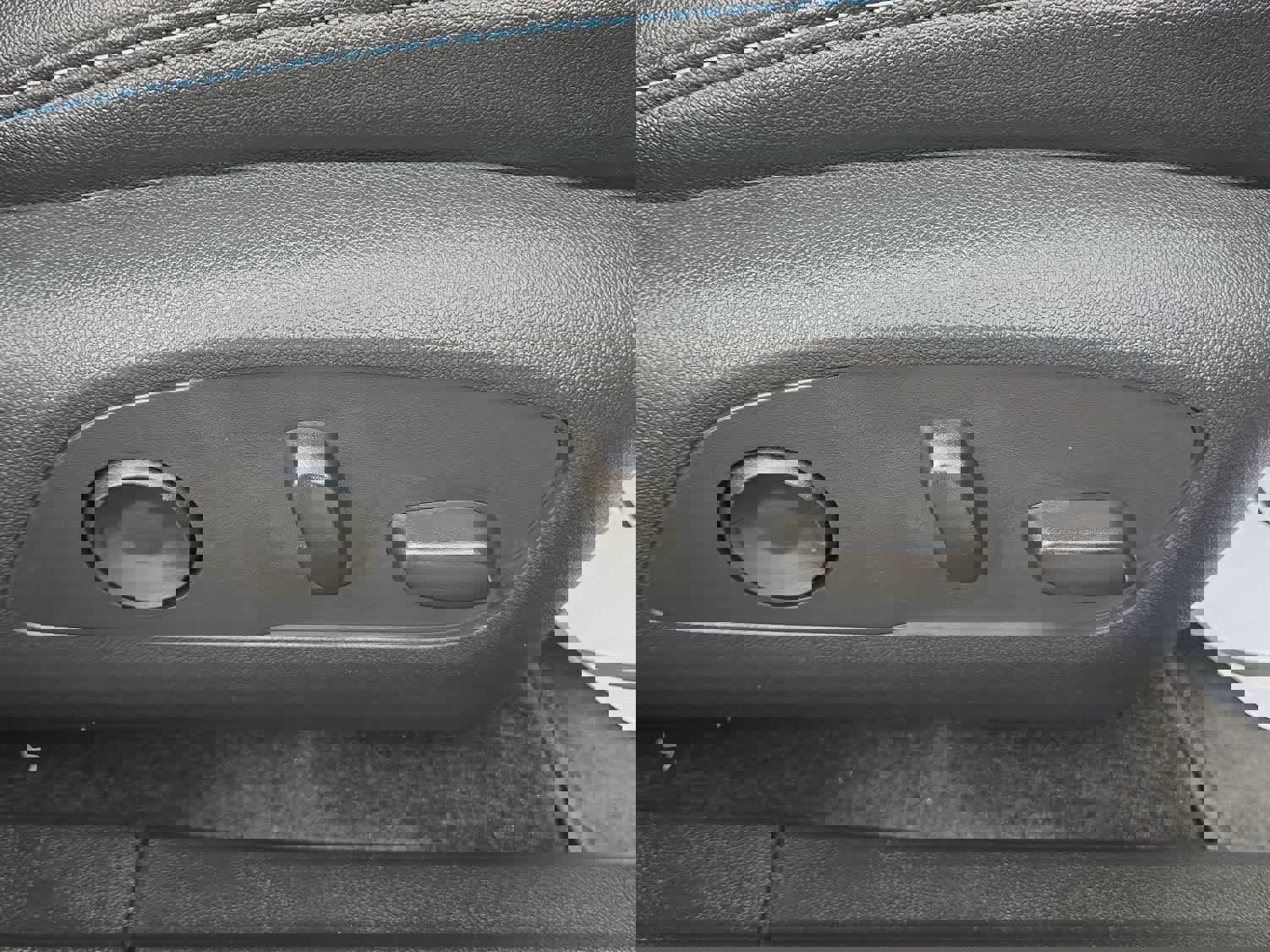 New 2026 Chevrolet Equinox EV LT image 46