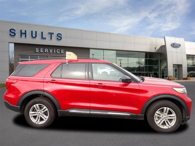 Used 2023 Ford Explorer XLT w/ Equipment Group 202A image 4