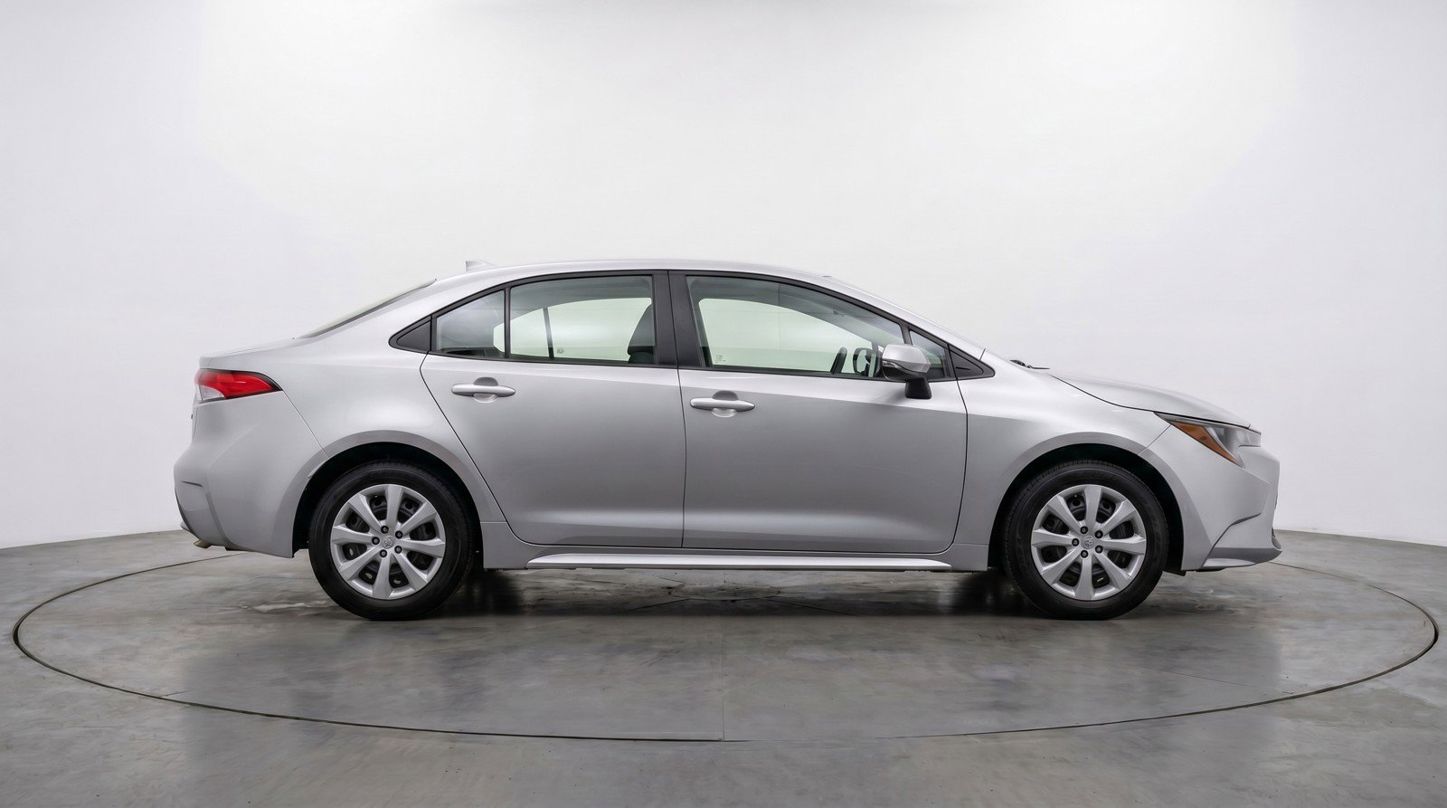 Used 2025 Toyota Corolla LE FWD image 11