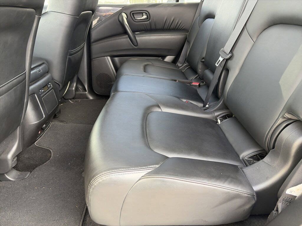 Used 2024 Nissan Armada SV image 32