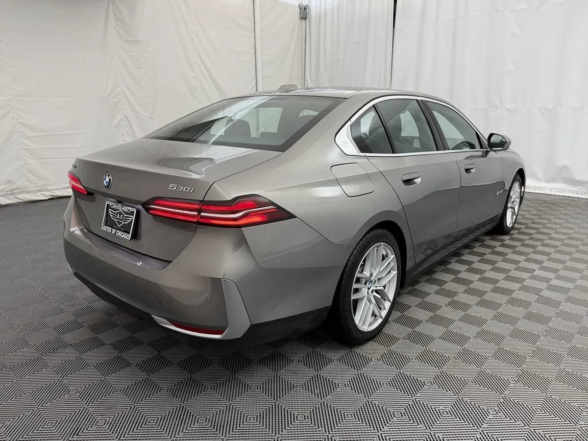 Used 2024 BMW 530i xDrive AWD/4WD image 5