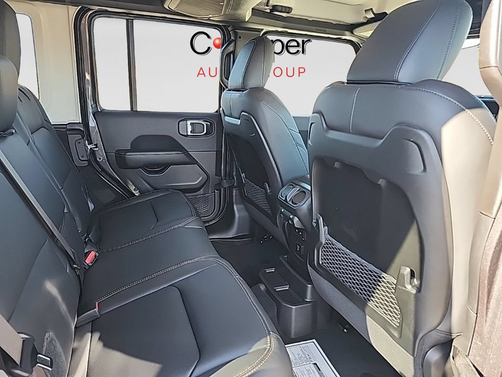 New 2026 Jeep Wrangler Unlimited Sahara AWD/4WD image 15