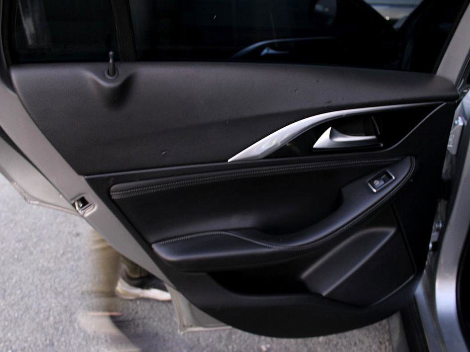 Used 2018 INFINITI QX30 AWD image 14