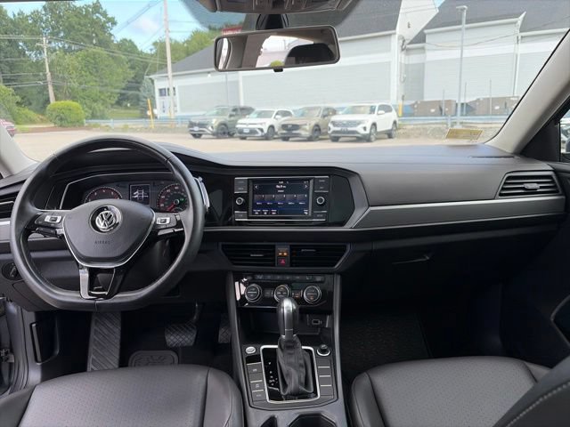 Used 2019 Volkswagen Jetta SE w/ Cold Weather Package FWD image 25