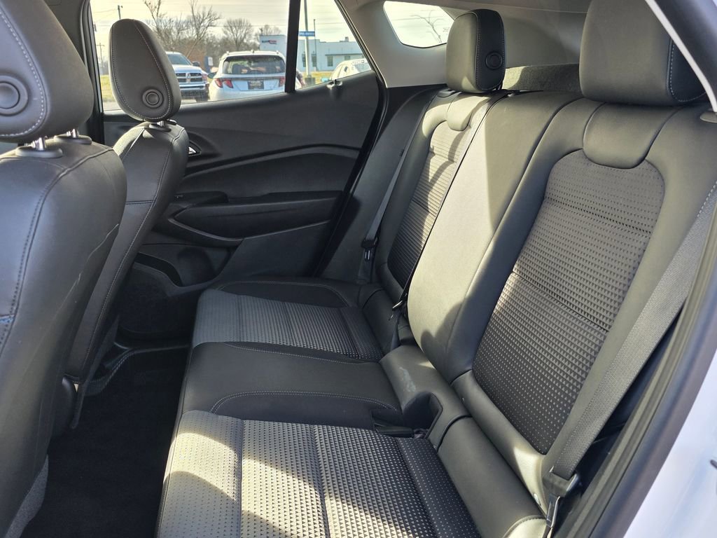 Used 2024 Chevrolet Trax LT image 29