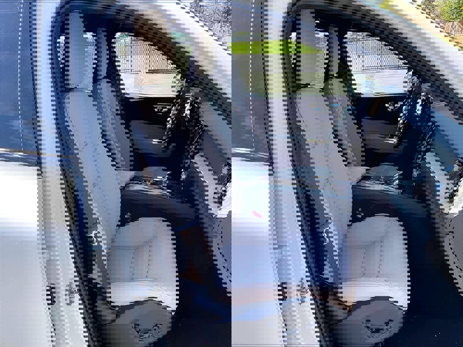 New 2026 Volvo XC60 T8 Plus w/ Protection Package Premier image 31