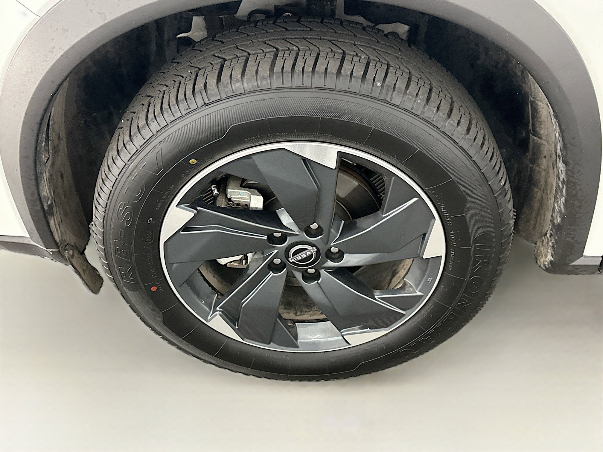 Used 2025 Nissan Rogue SV image 11