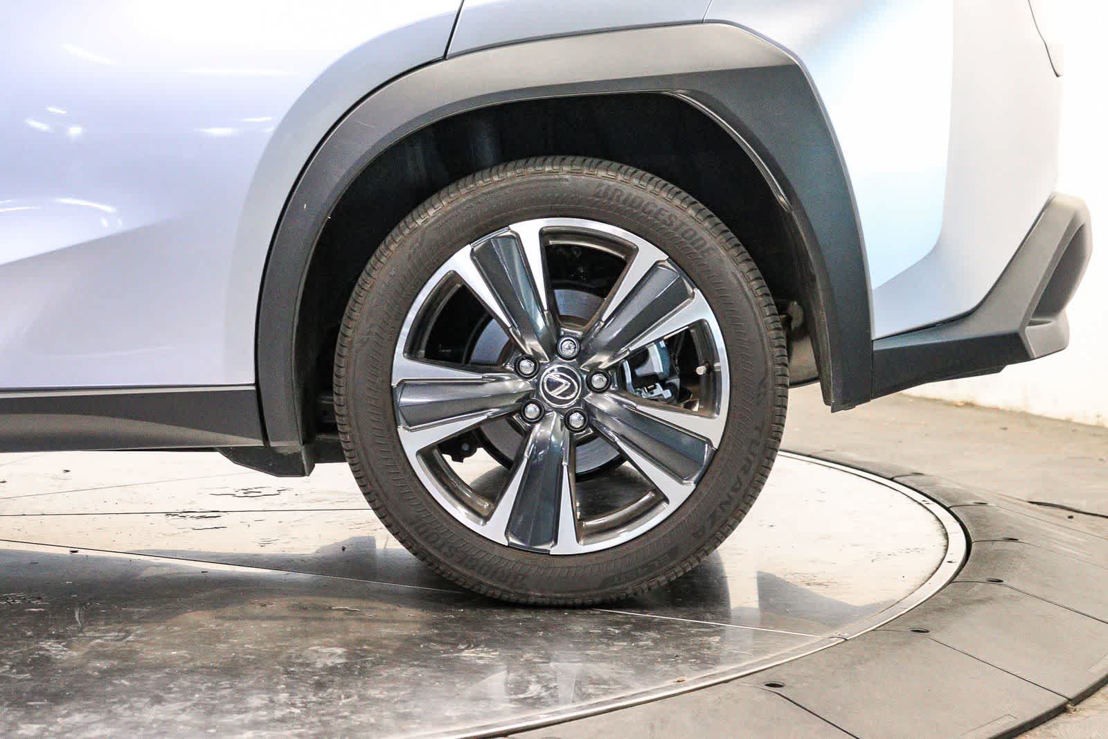 Certified 2025 Lexus UX 300h FWD image 10
