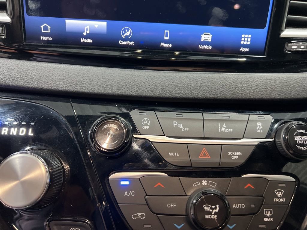 Used 2025 Chrysler Pacifica Select image 29