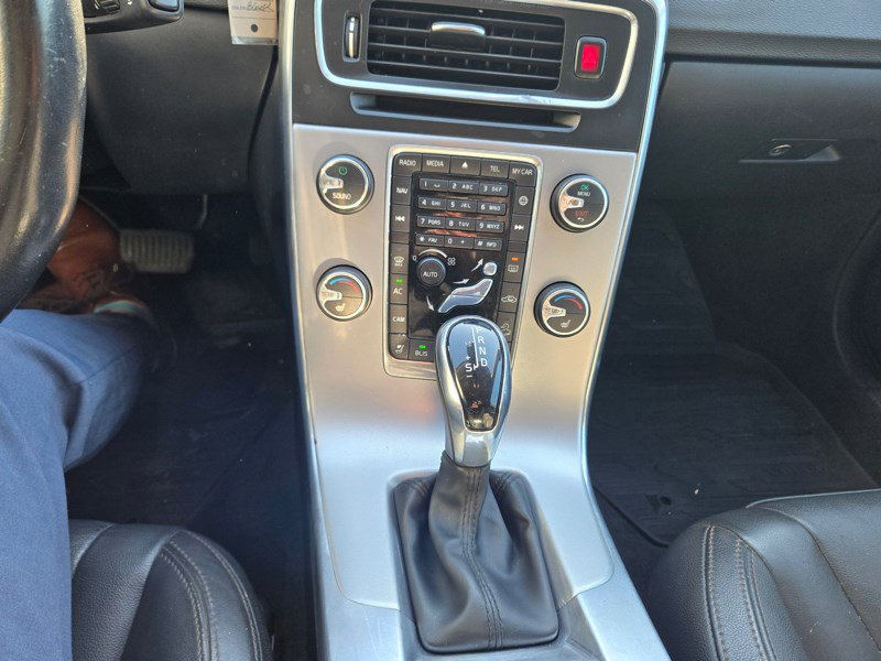 Used 2017 Volvo V60 T5 Cross Country w/ Convenience Package image 14