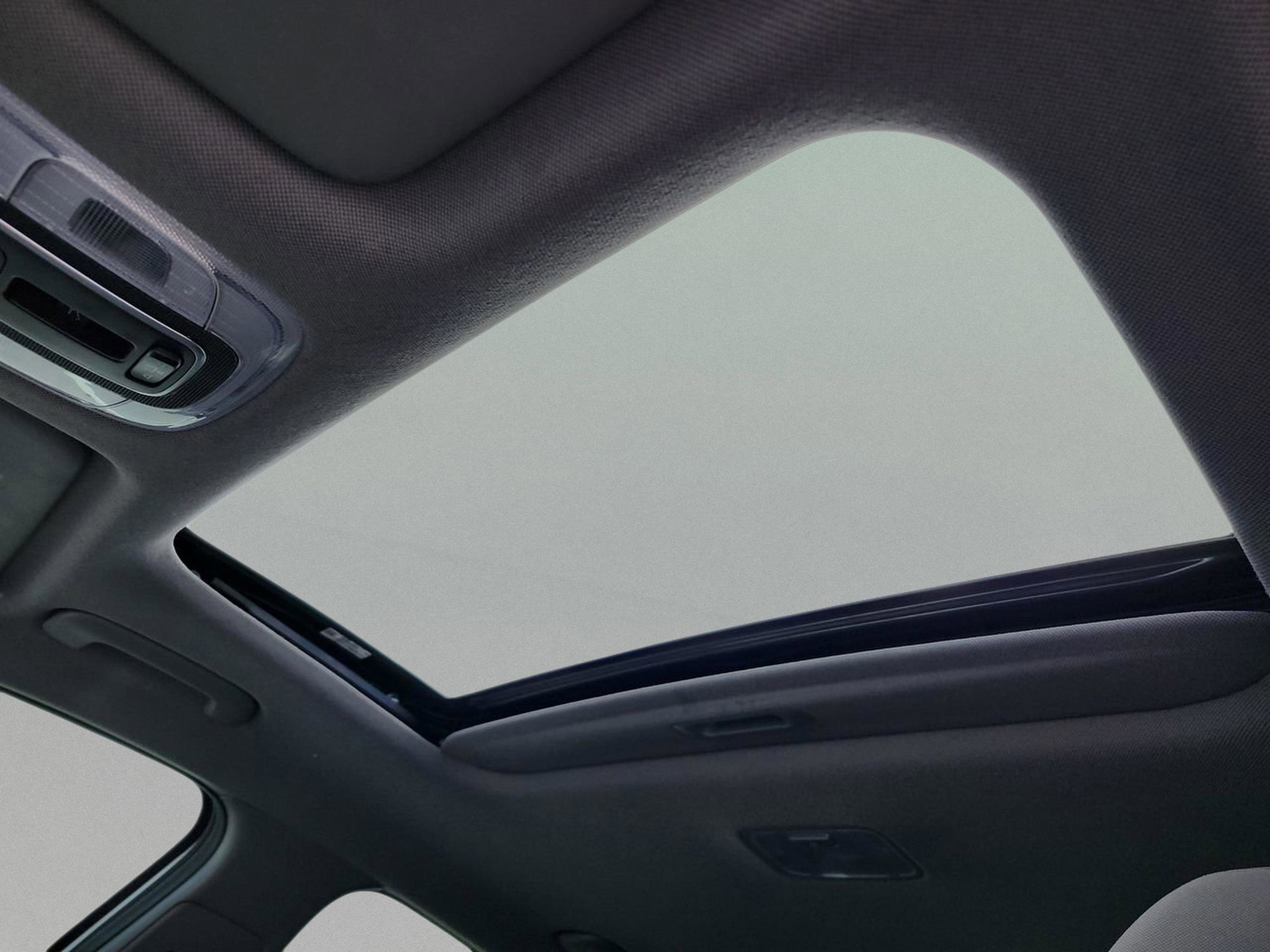 Certified 2024 Hyundai Elantra SEL w/ Convenience Package image 32