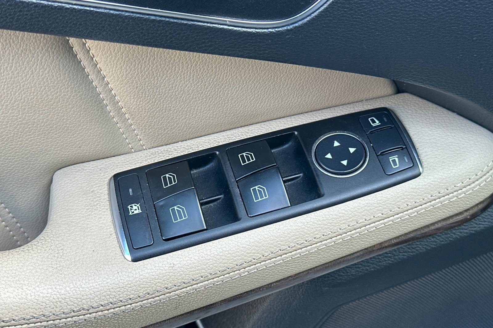 Used 2012 Mercedes-Benz E 350 BlueTEC Sedan image 14