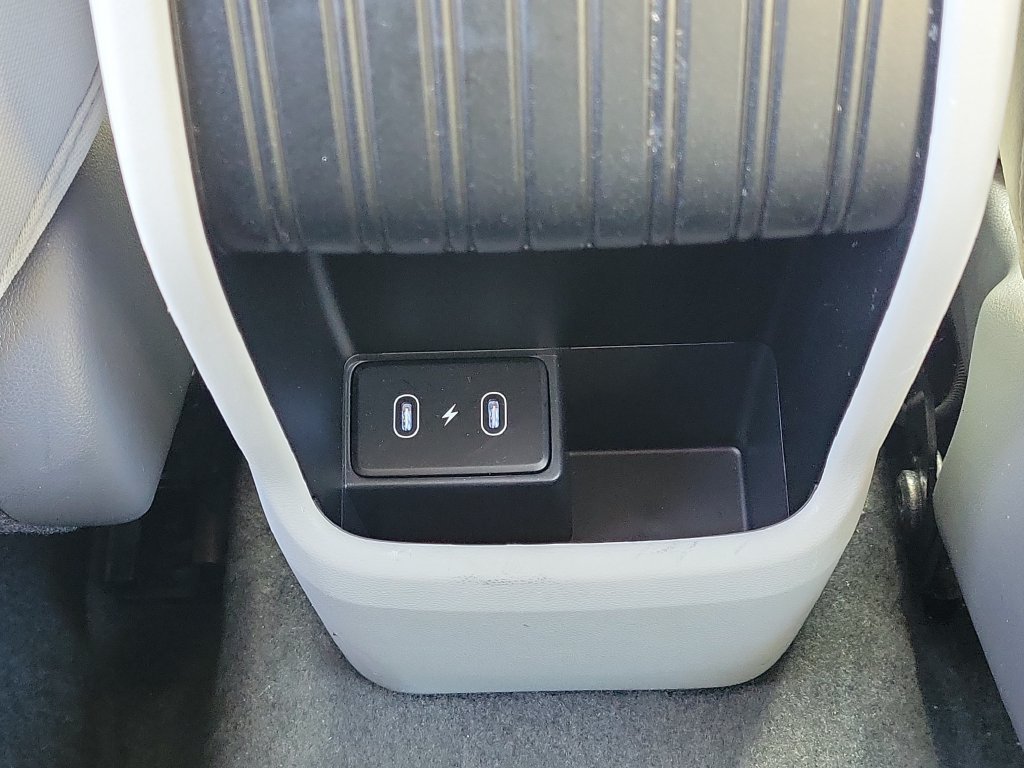 Used 2025 Hyundai Kona SE FWD image 11
