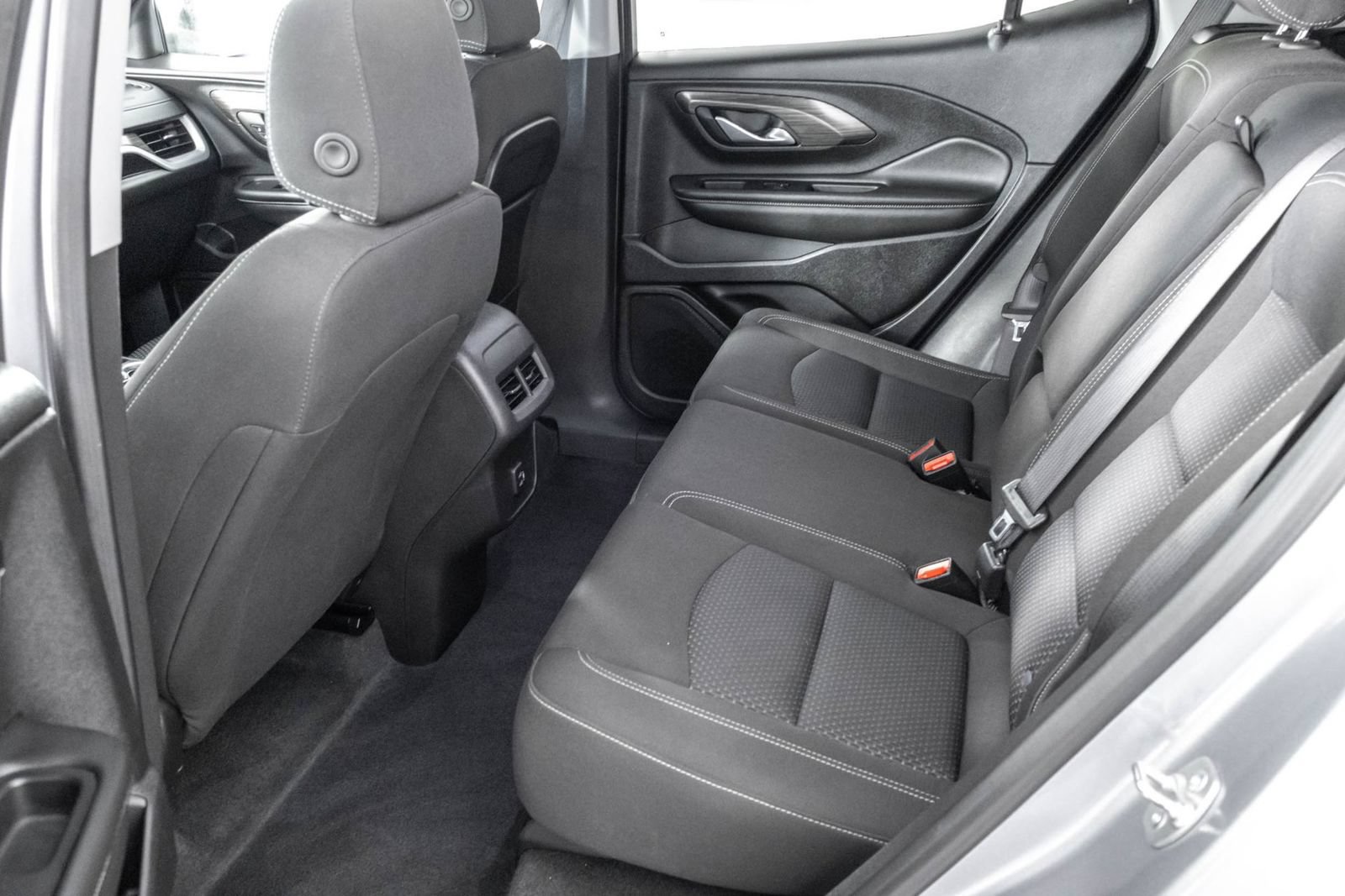 Used 2024 GMC Terrain SLE AWD/4WD image 35