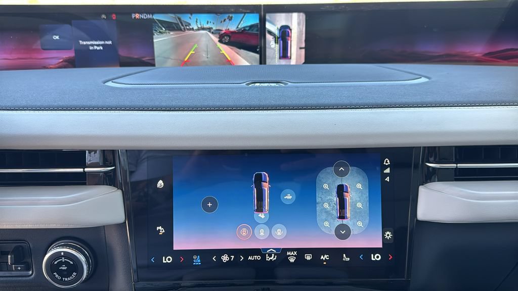New 2026 Lincoln Navigator Premiere AWD/4WD image 13
