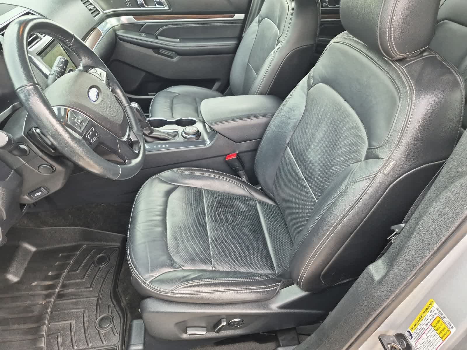 Used 2017 Ford Explorer Limited w/ Equipment Group 301A AWD/4WD image 16