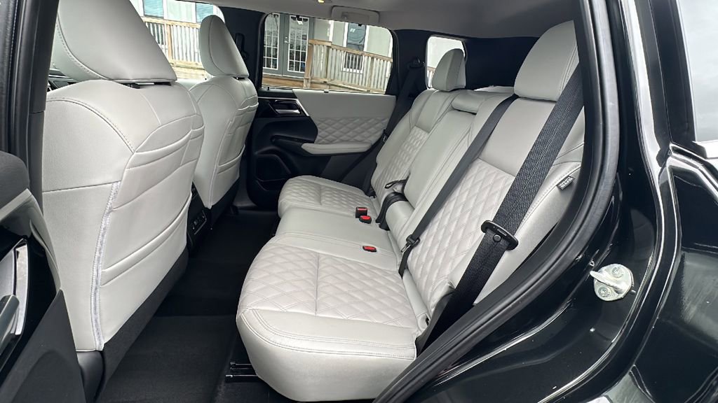 Used 2024 Mitsubishi Outlander SEL image 13