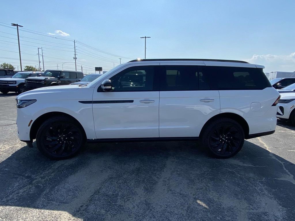 New 2025 Lincoln Navigator Reserve w/ Jet Appearance Package image 7