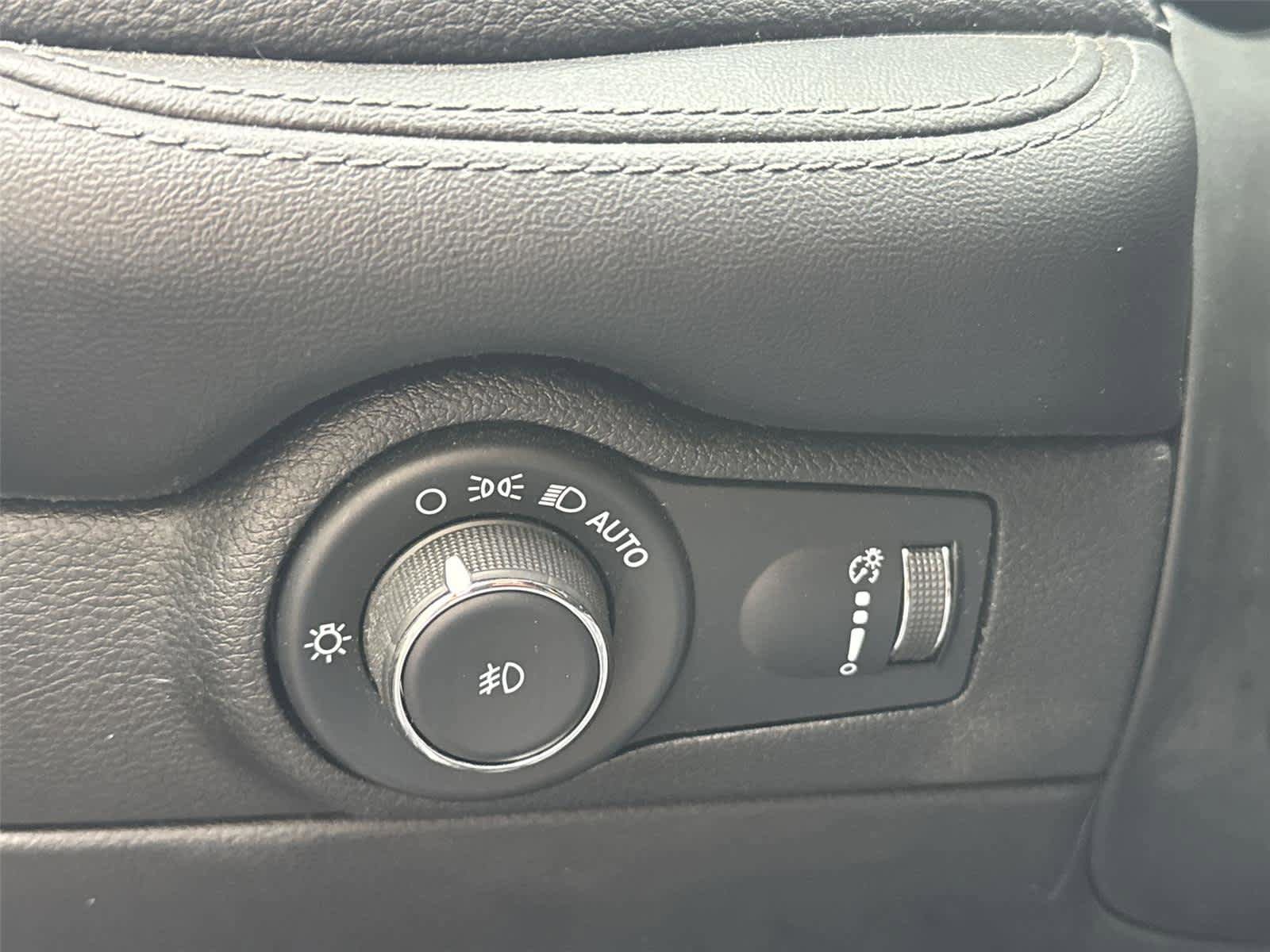 Used 2022 Dodge Durango GT AWD/4WD image 23
