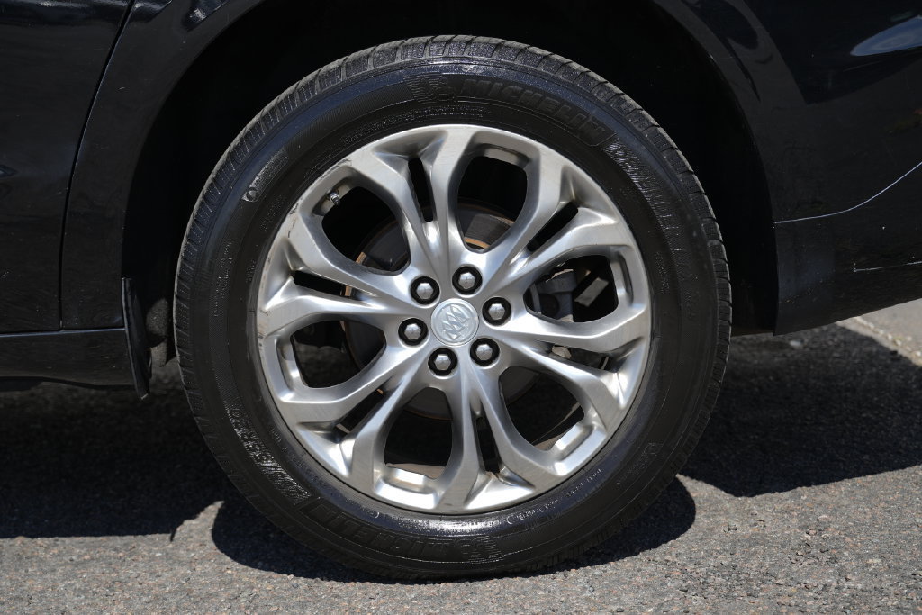 Used 2020 Buick Enclave Avenir w/ Avenir Technology Package AWD/4WD image 12