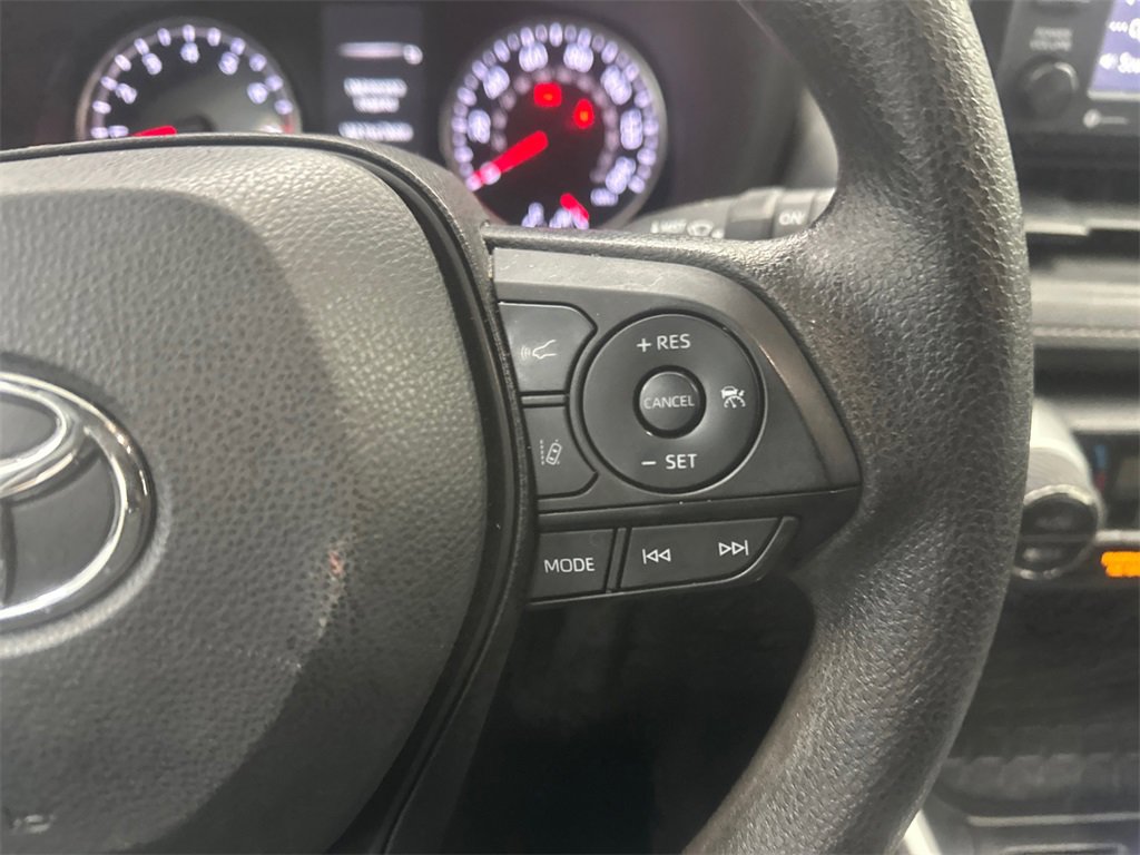 Used 2022 Toyota RAV4 XLE image 26