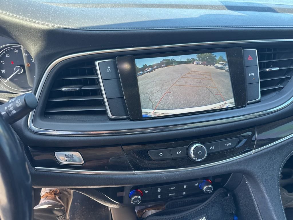 Used 2018 Buick Enclave Essence image 8