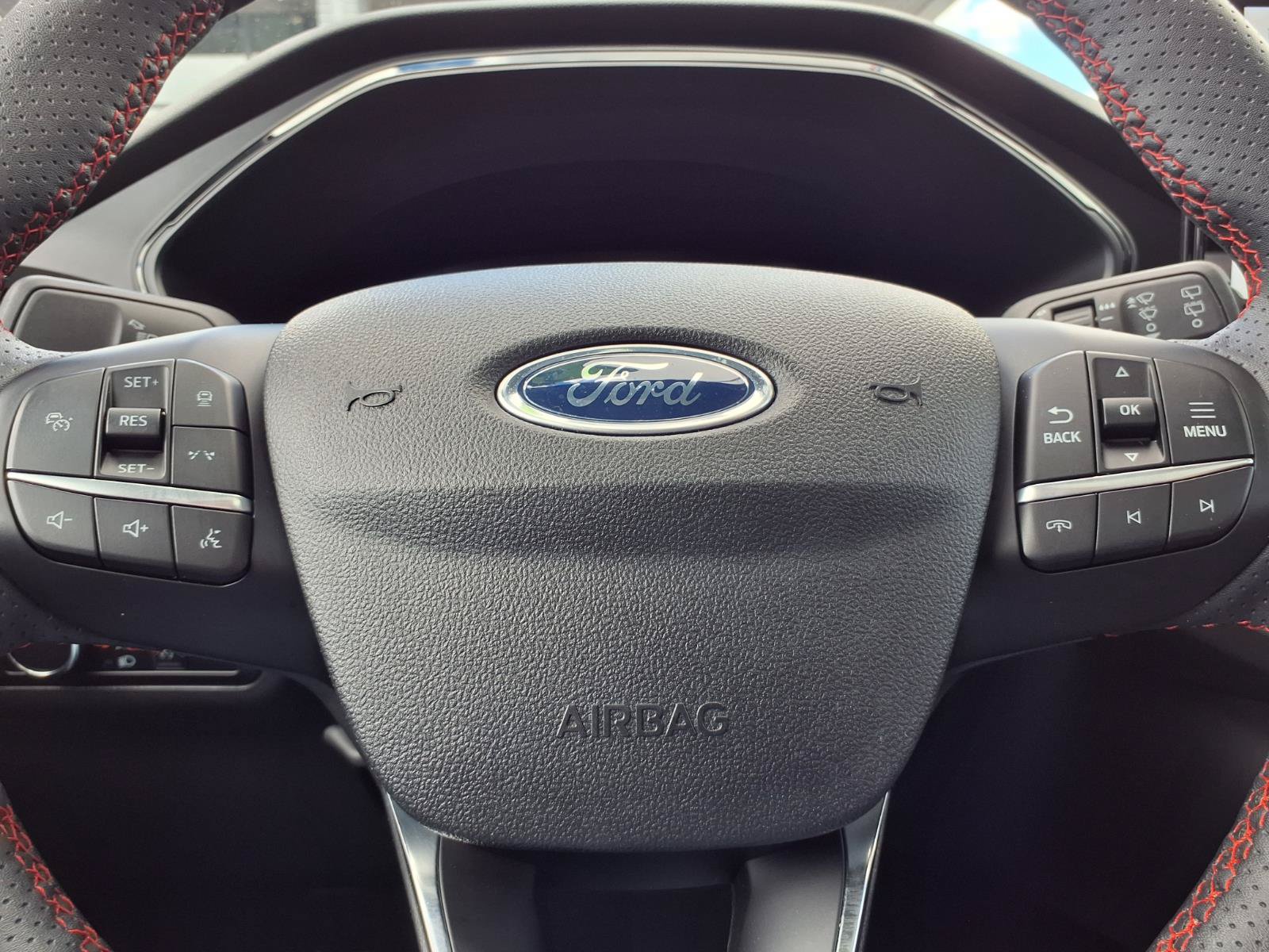 Used 2024 Ford Escape ST-Line w/ Tech Pack #1 AWD/4WD image 17