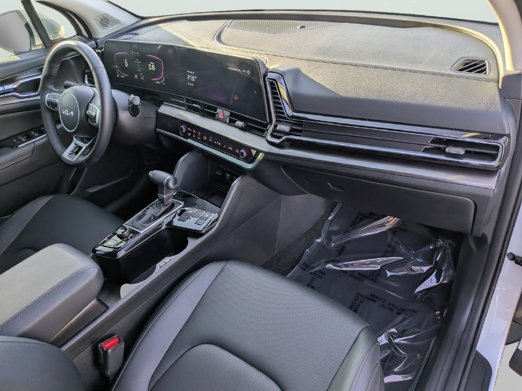 Used 2025 Kia Sportage EX FWD image 10