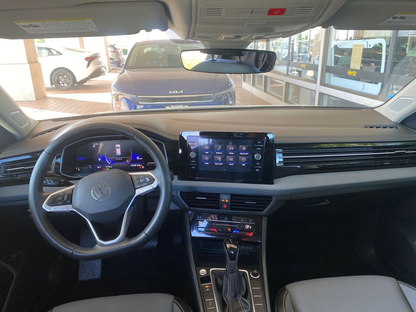 Used 2025 Volkswagen Jetta SE image 35