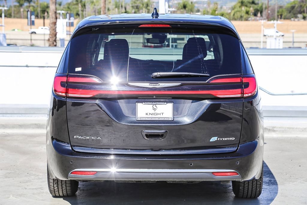 Used 2023 Chrysler Pacifica Limited image 8