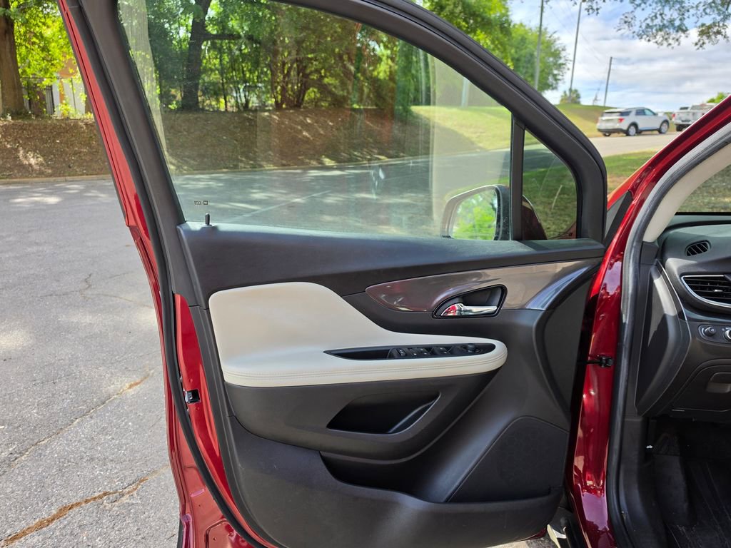 Used 2022 Buick Encore Preferred w/ Safety Package image 24