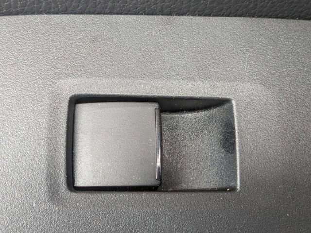 Used 2019 Toyota RAV4 LE FWD image 25