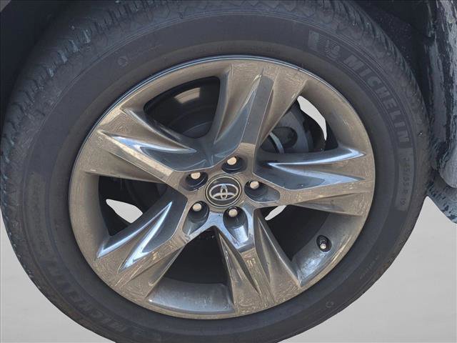 Used 2017 Toyota Highlander Limited Platinum image 14