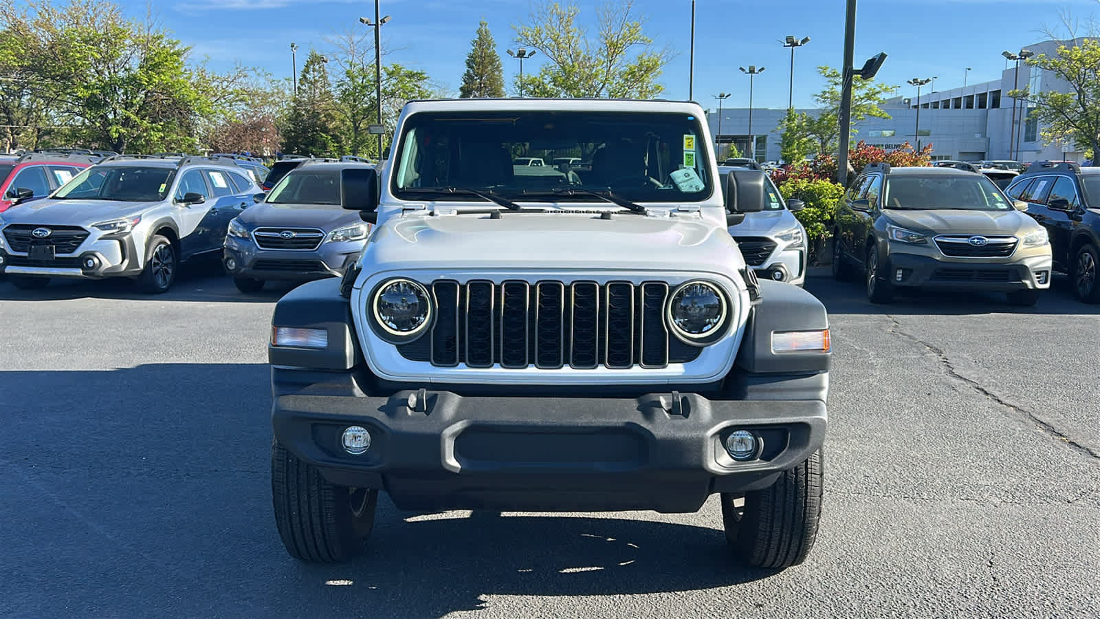 Used 2025 Jeep Wrangler Unlimited Sport AWD/4WD image 2