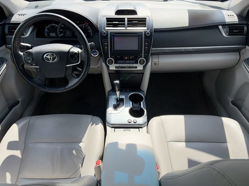 Used 2012 Toyota Camry XLE w/ Convenience Pkg FWD image 9