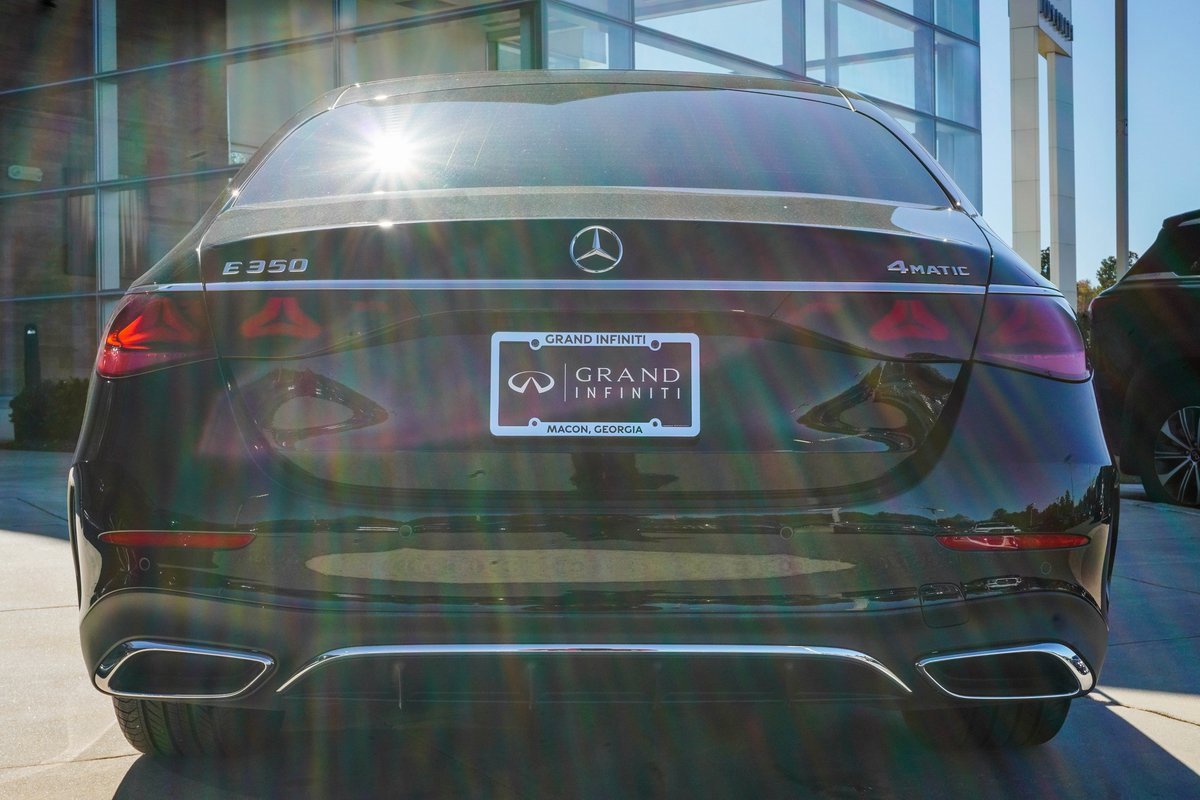 Used 2024 Mercedes-Benz E 350 4MATIC Sedan image 10