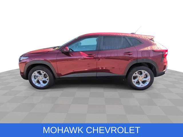 Used 2024 Chevrolet Trax LS w/ LS Convenience Package FWD image 5