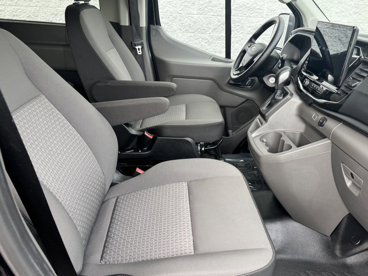 Used 2024 Ford Transit 350 XLT image 10