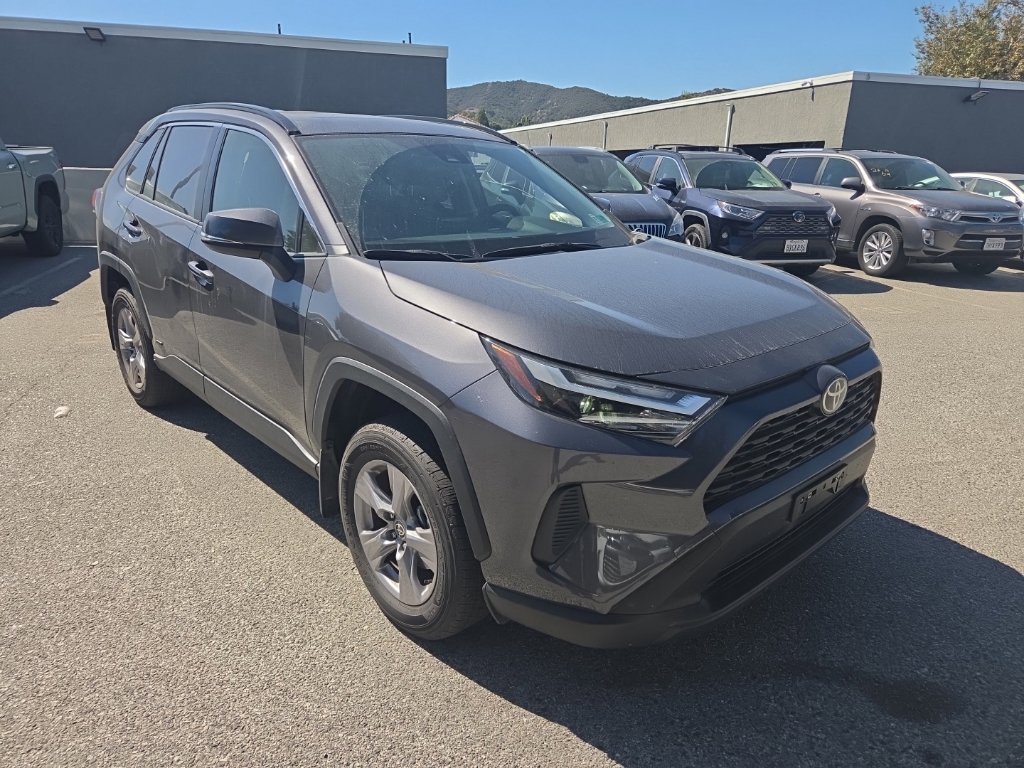Used 2025 Toyota RAV4 XLE w/ Convenience Package AWD/4WD image 7