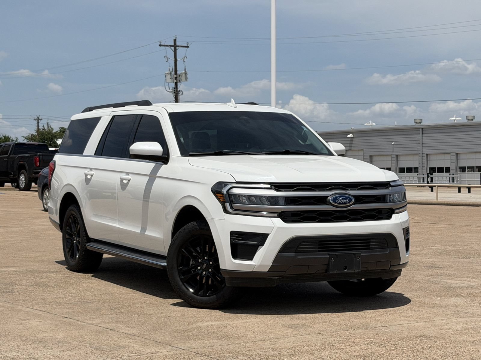 Used 2022 Ford Expedition Max XLT RWD image 2