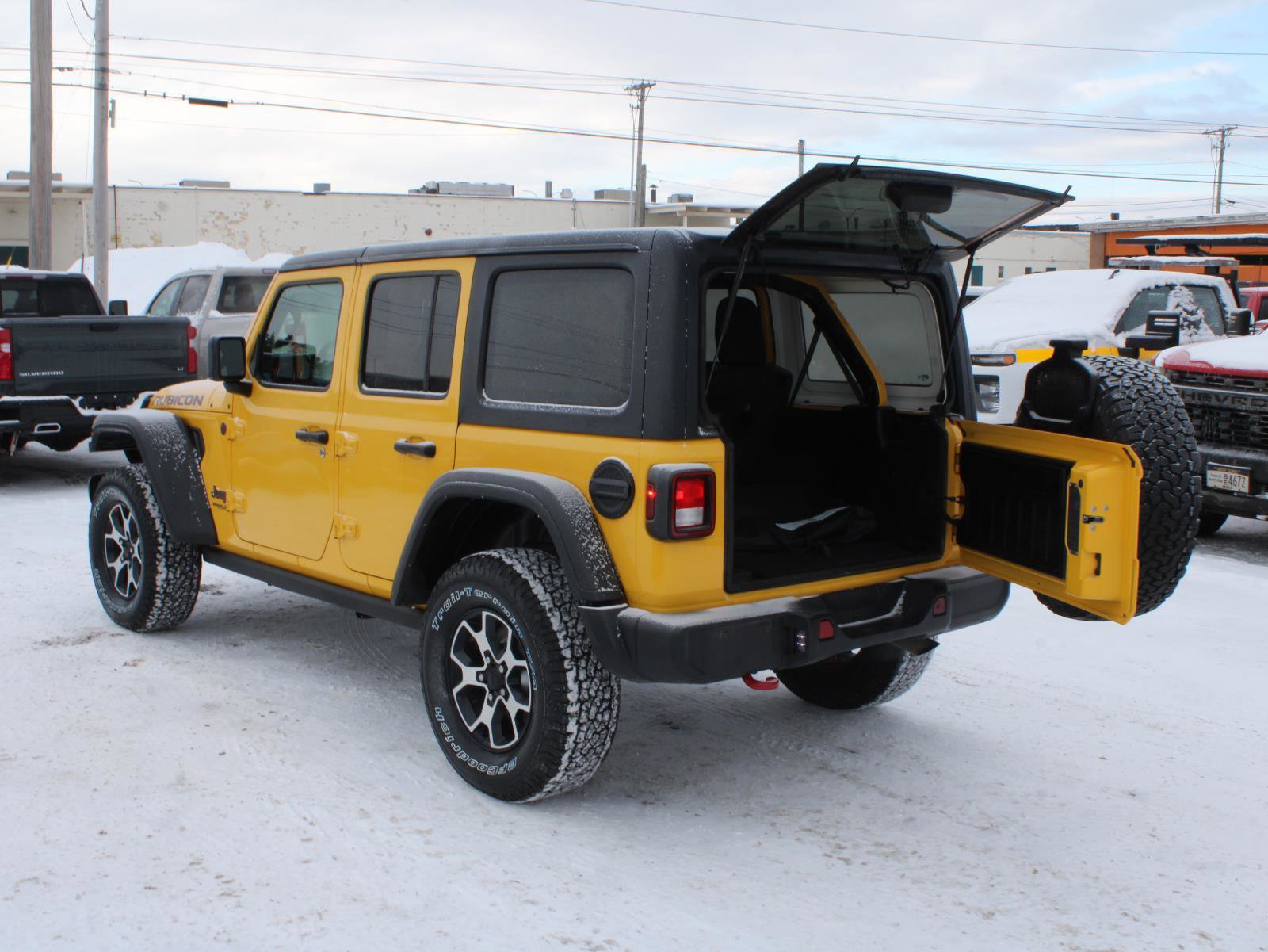 Used 2021 Jeep Wrangler Unlimited Rubicon w/ Cold Weather Group image 7