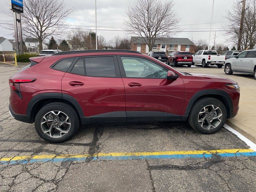 Certified 2024 Chevrolet Trax LT w/ Driver Confidence Package image 5
