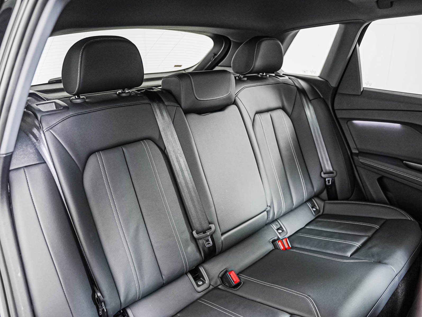Used 2025 Audi Q4 e-tron Premium Plus w/ Premium Plus AWD/4WD image 10